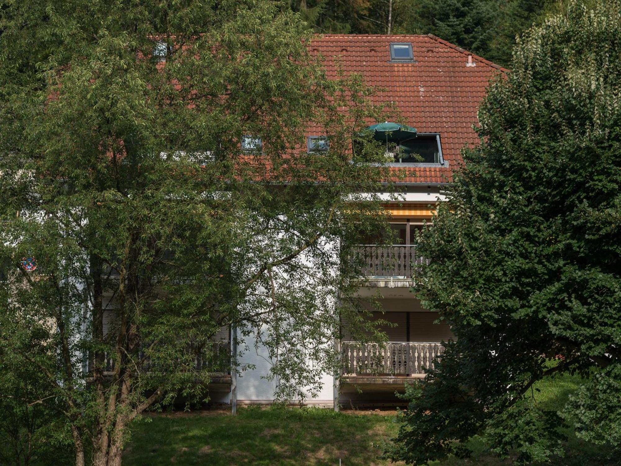 Ferienwohnung Sonnenschein Bad Herrenalb Bagian luar foto